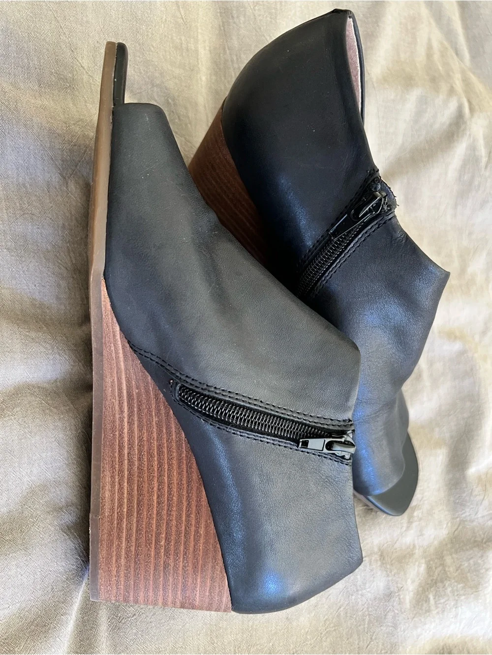 Lucky Brand Black Leather Open-Side Block Heel Sandals